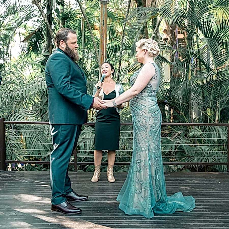 wedding-ceremony-couple-2